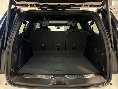 Used 2025 Chevrolet Suburban High Country AWD/4WD image 39