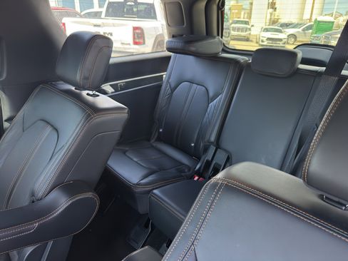 Used 2023 Ford Expedition Platinum AWD/4WD image 21