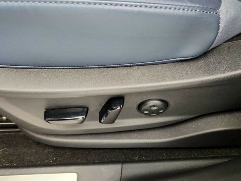 Used 2024 Nissan Ariya AWD image 12
