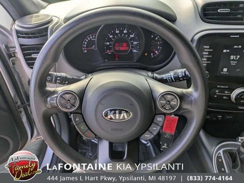 Used 2018 Kia Soul + FWD image 18