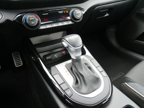 Used 2023 Kia Forte GT-Line w/ GT-Line Technology Package image 25