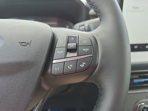 New 2025 Ford Maverick XLT w/ XLT Luxury Package FWD image 23