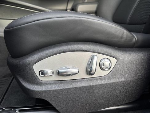 Certified 2026 Porsche Macan AWD/4WD image 27