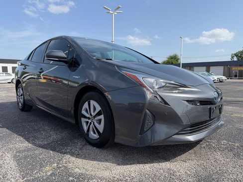 Used 2017 Toyota Prius Four w/ Advanced Technology Package FWD image 3
