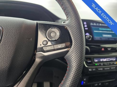 Used 2025 Honda Passport Black Edition image 21