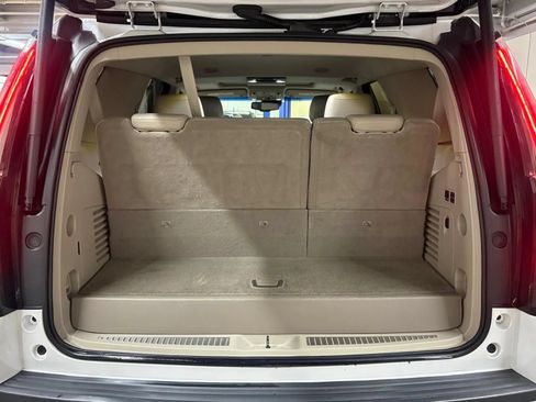 Used 2016 Cadillac Escalade Luxury AWD/4WD image 9