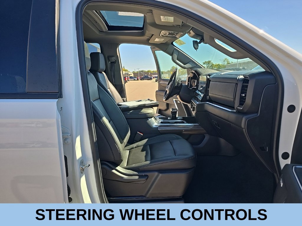 Used 2025 Chevrolet Silverado 1500 RST AWD/4WD image 15