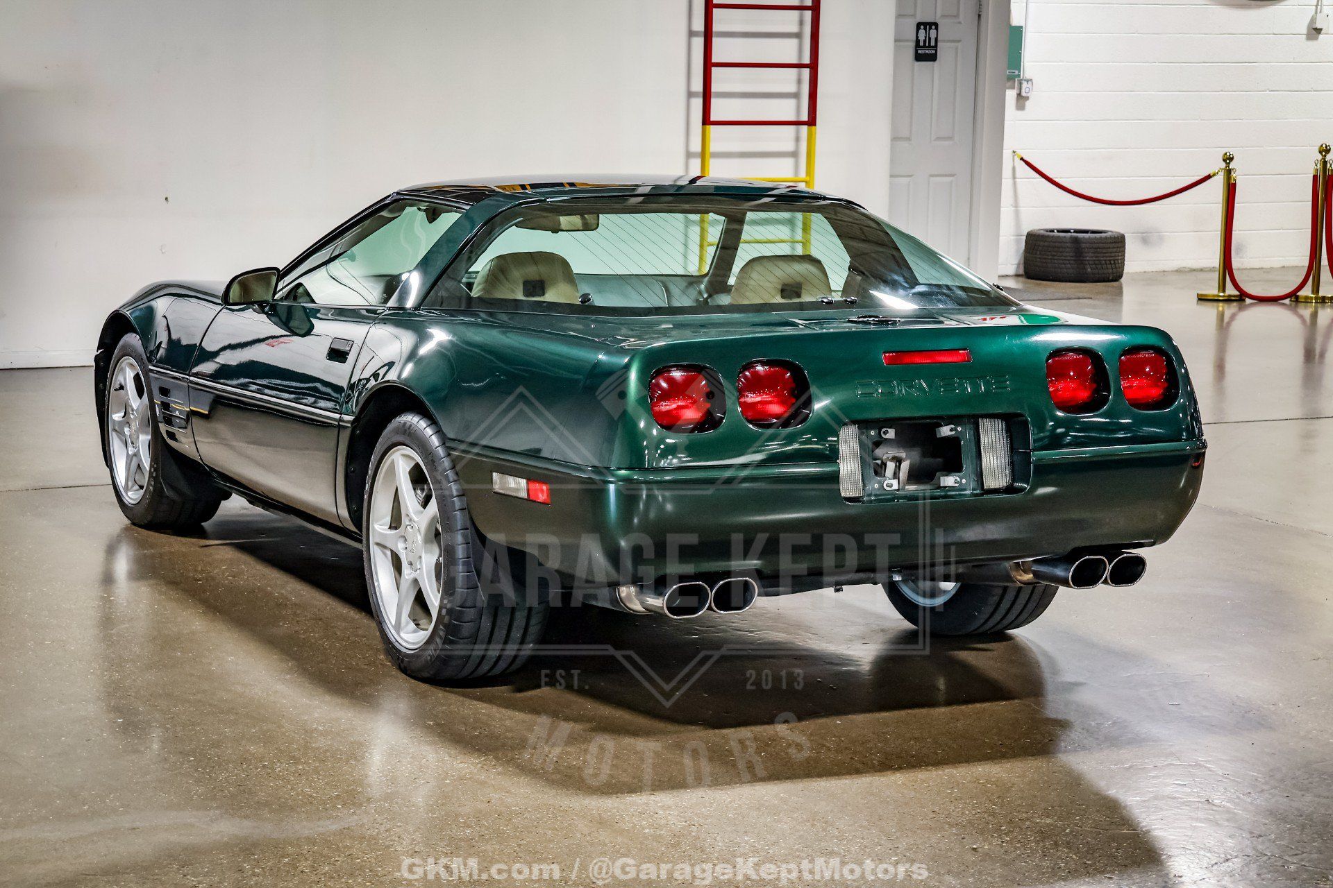 Used 1994 Chevrolet Corvette Coupe RWD image 7
