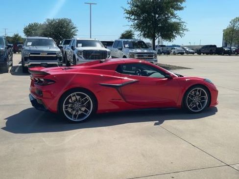 Used 2025 Chevrolet Corvette Z06 RWD image 2