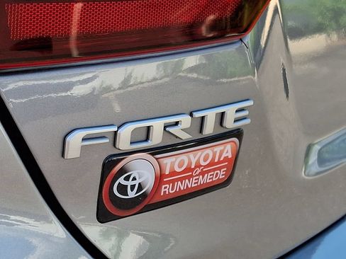 Used 2023 Kia Forte GT-Line w/ GT-Line Premium Package FWD image 31