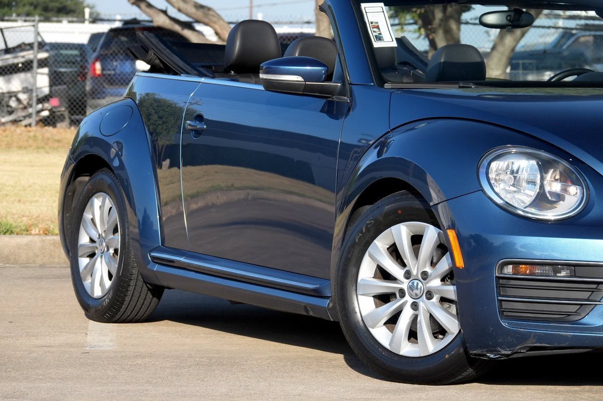 Used 2019 Volkswagen Beetle 2.0T S FWD image 19