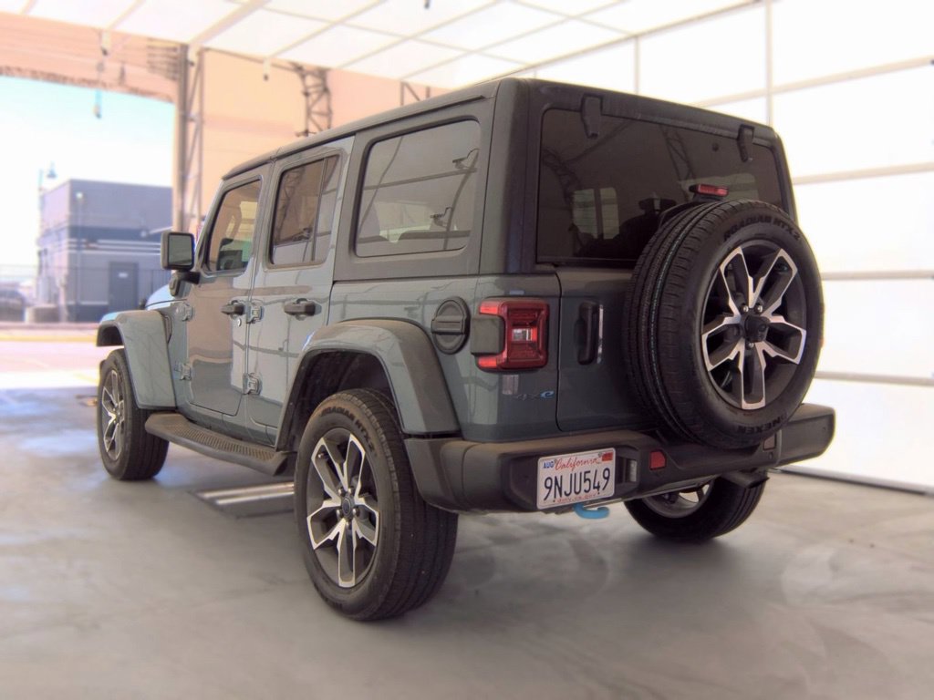 Used 2024 Jeep Wrangler Unlimited w/ Convenience Group AWD/4WD image 8