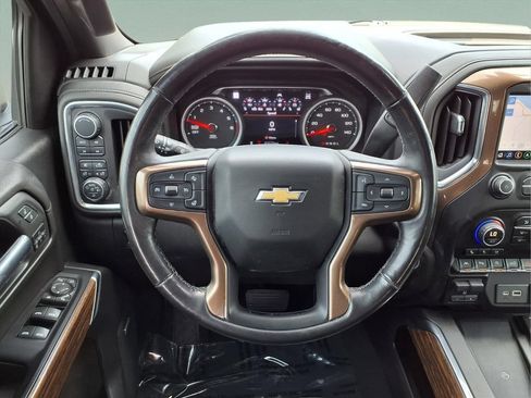Certified 2019 Chevrolet Silverado 1500 High Country w/ Technology Package AWD/4WD image 17