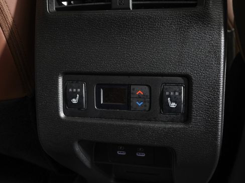 Used 2025 Mitsubishi Outlander SEL image 12