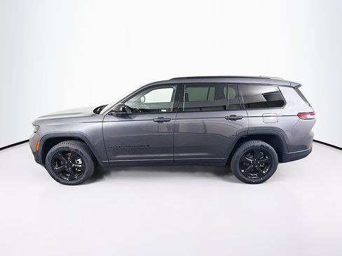 Used 2023 Jeep Grand Cherokee L Laredo RWD image 4