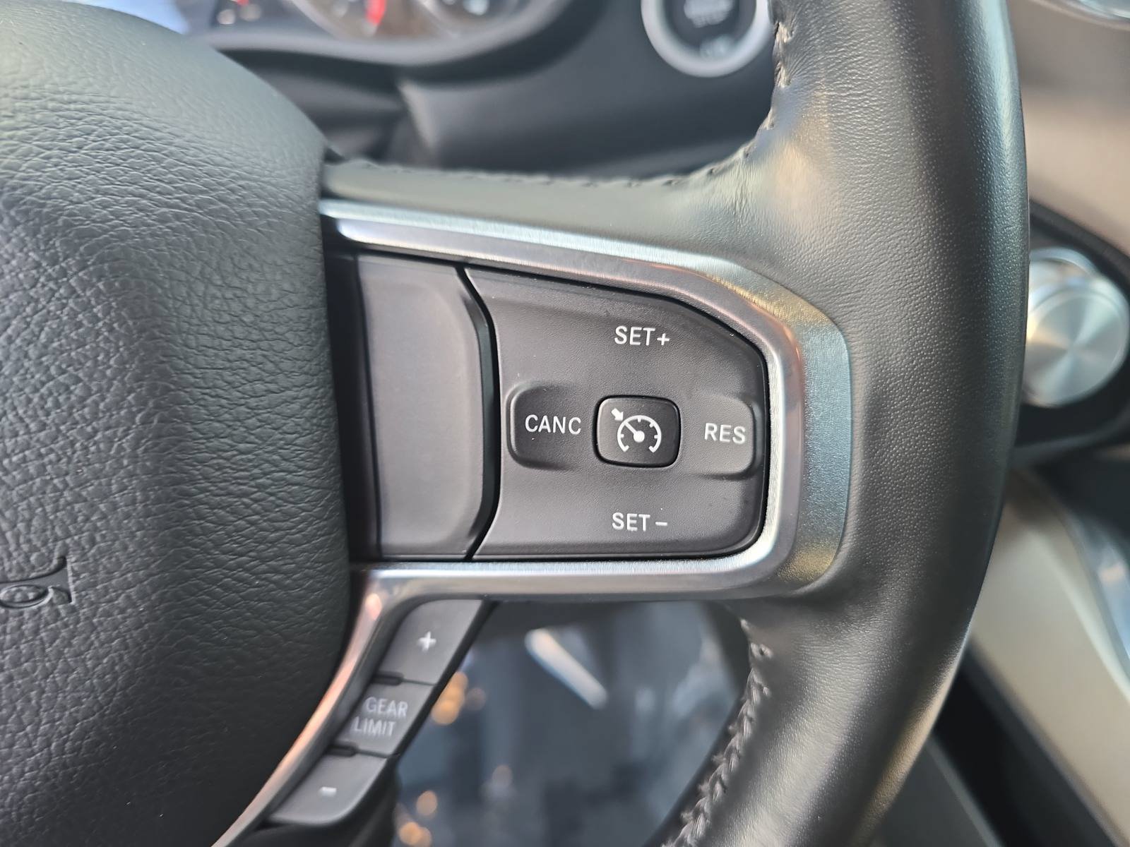 Used 2021 RAM 1500 Laramie AWD/4WD image 18