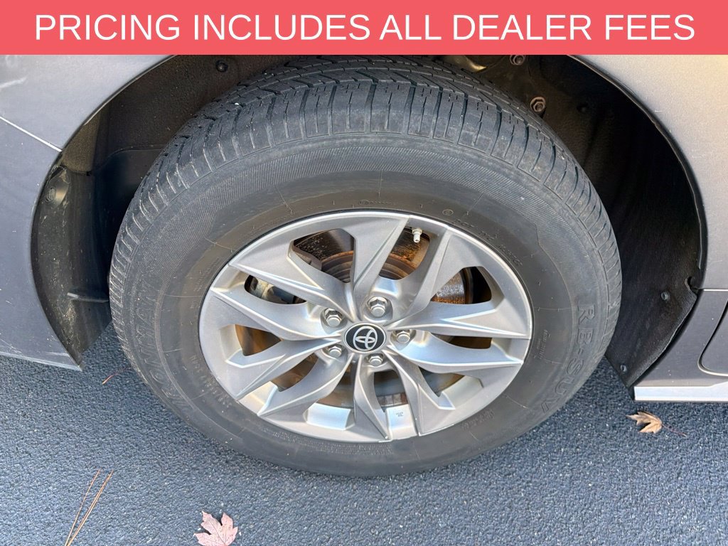 Used 2022 Toyota Sienna LE FWD image 7