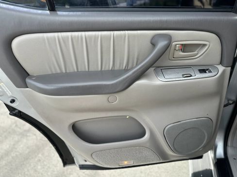 Used 2002 Toyota Sequoia Limited AWD/4WD image 39
