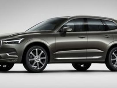Used 2019 Volvo XC60 T5 Momentum w/ Multimedia Package