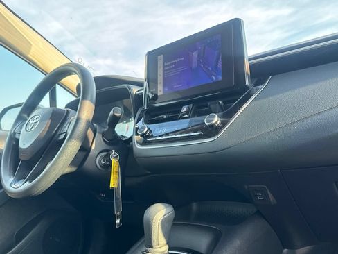 Used 2025 Toyota Corolla LE FWD image 26