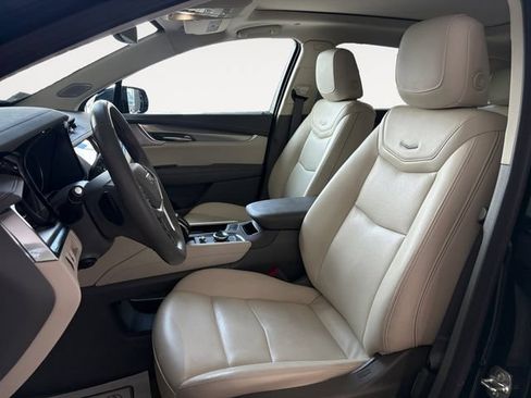Certified 2024 Cadillac XT5 Premium Luxury w/ LPO, Floor Liner Package AWD/4WD image 7
