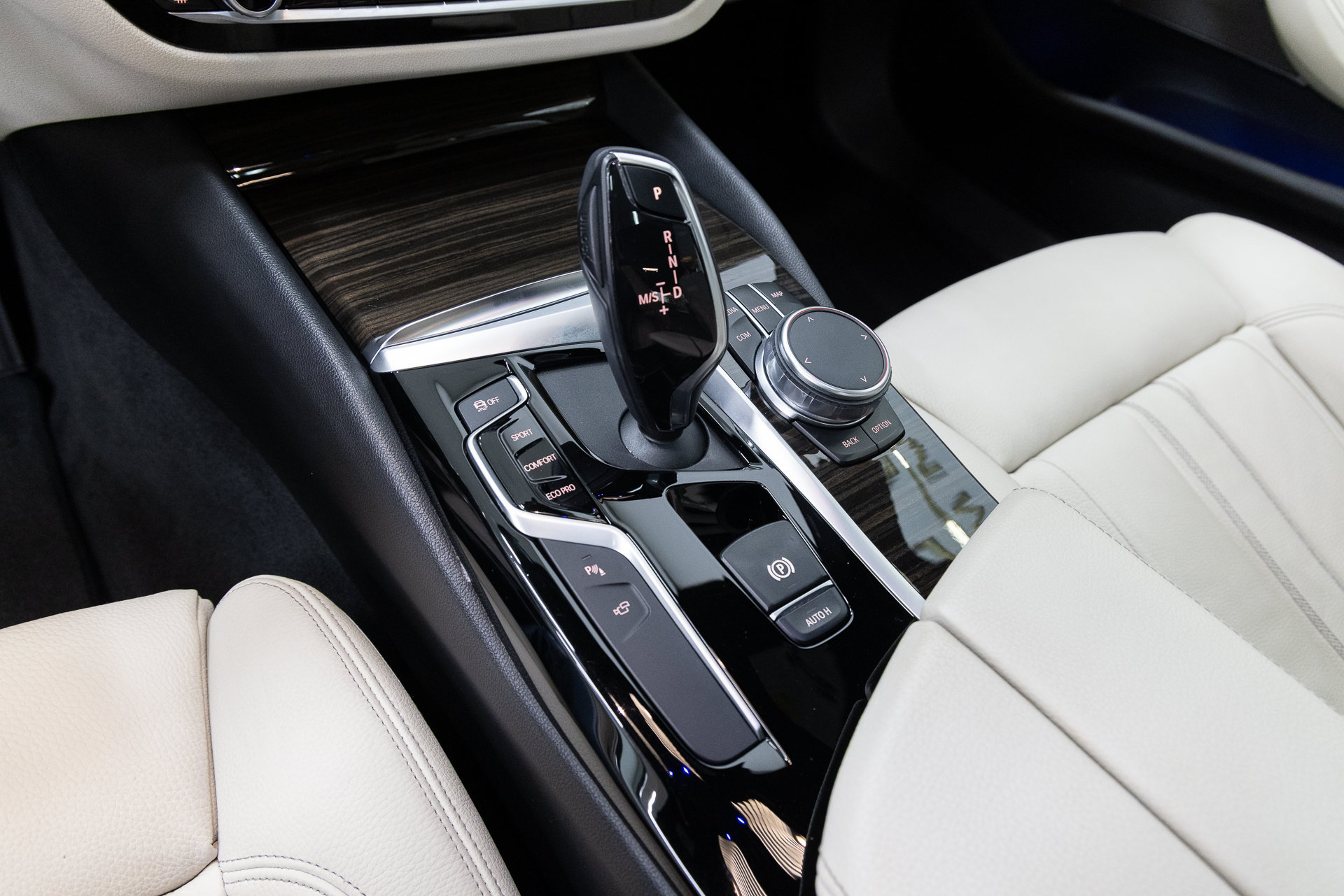 Used 2019 BMW 540i w/ Premium Package RWD image 19
