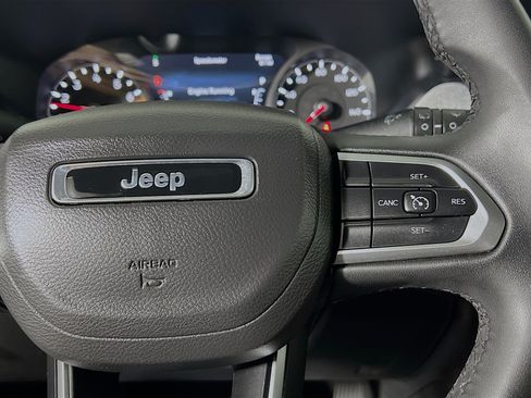 Used 2024 Jeep Compass Latitude AWD/4WD image 19