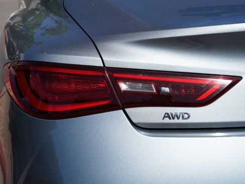 Used 2017 INFINITI Q60 3.0t w/ Premium Plus Package 3.0T AWD/4WD image 7