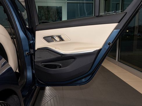 Used 2026 BMW 330i xDrive Sedan w/ Premium Package image 35