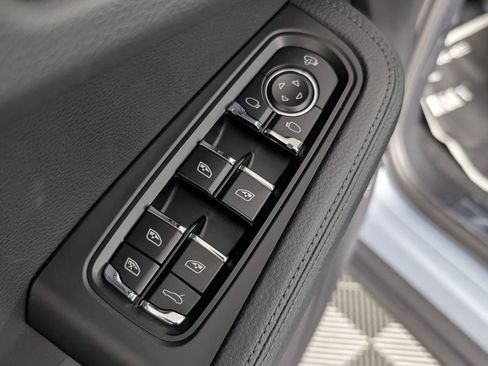 New 2026 Porsche Macan image 27