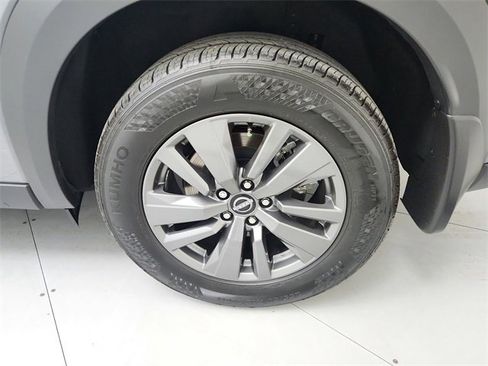 Used 2024 Nissan Pathfinder SV image 40