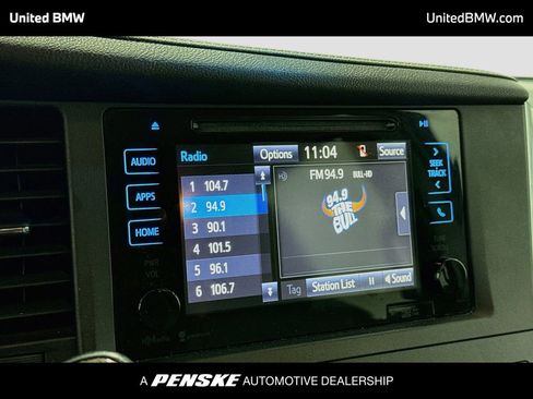 Used 2015 Toyota Sienna XLE w/ XLE Navigation Package FWD image 8