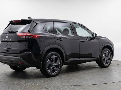 Used 2025 Nissan Rogue SV AWD/4WD image 9