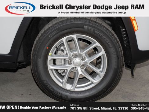 New 2025 Jeep Grand Cherokee Laredo image 40