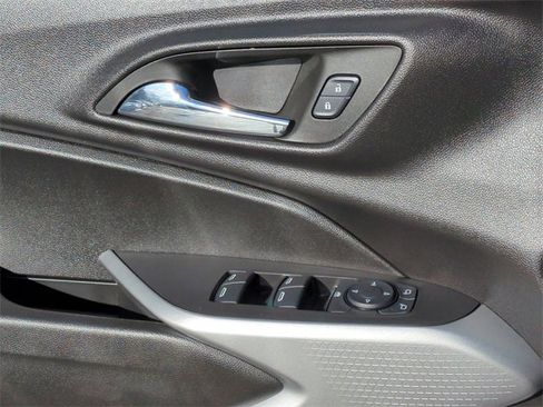 Used 2024 Chevrolet Trax RS w/ Driver Confidence Package image 21