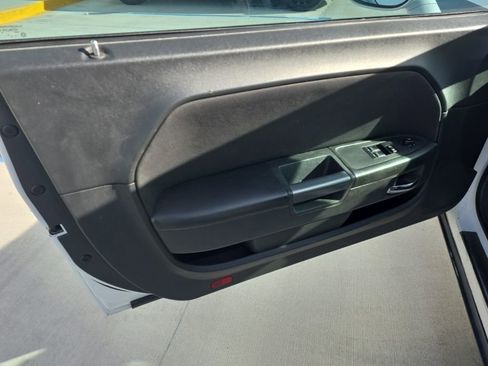 Used 2013 Dodge Challenger R/T image 10