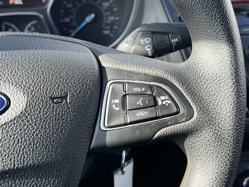 Certified 2017 Ford Focus SE image 25