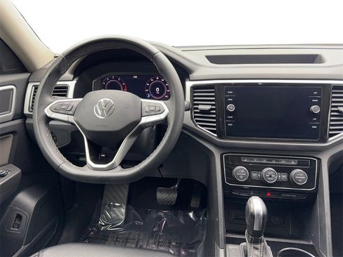 Used 2023 Volkswagen Atlas SE w/ Panoramic Sunroof Package image 57