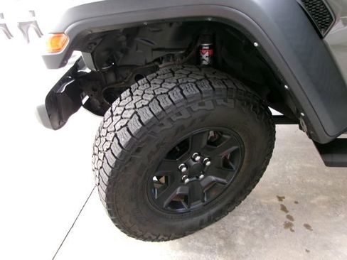 Used 2022 Jeep Gladiator Mojave w/ Trailer Tow Package image 6