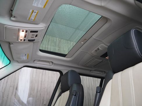 Used 2011 Land Rover Range Rover Autobiography image 24