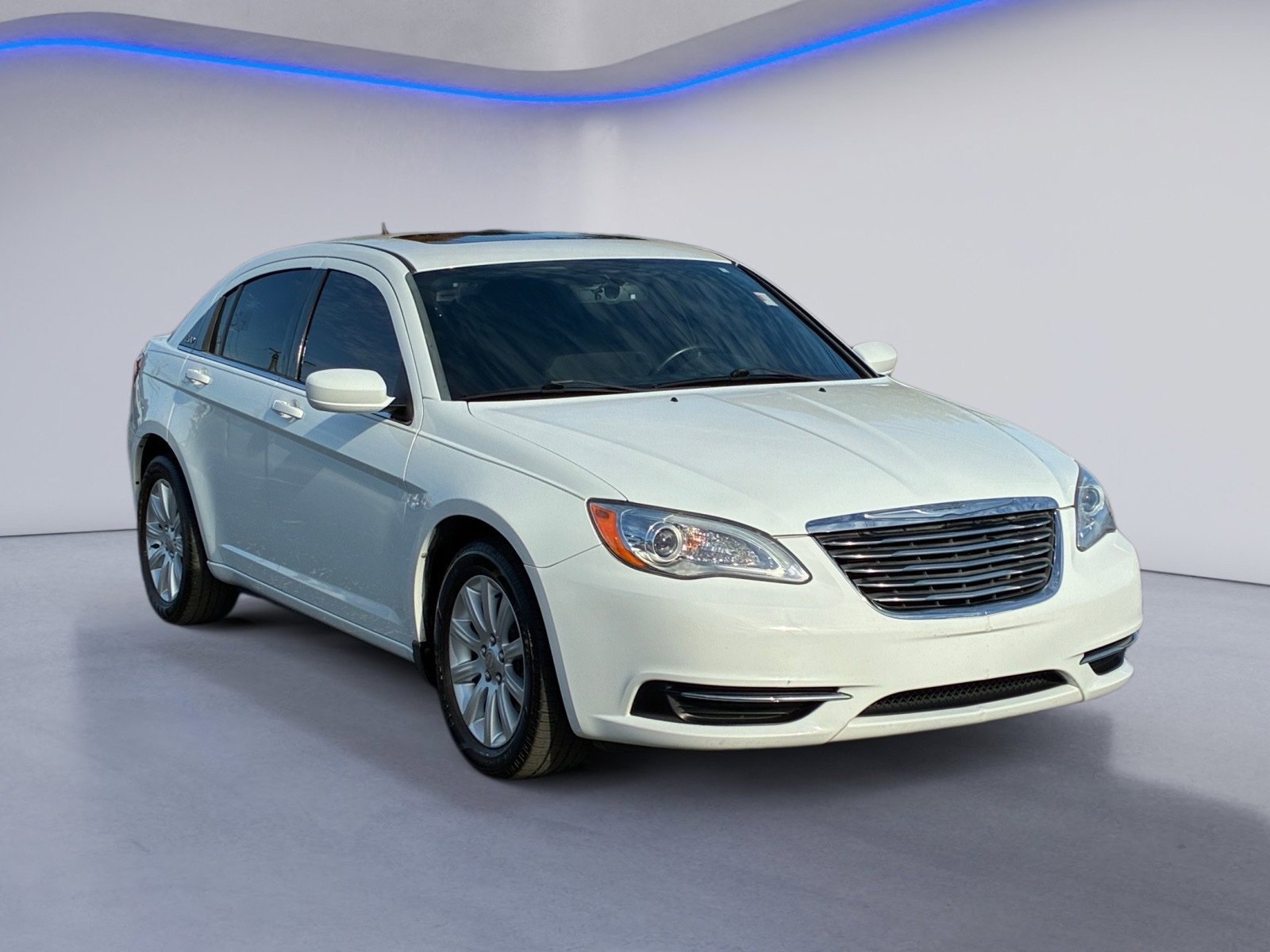 Used 2013 Chrysler 200 Touring FWD image 5