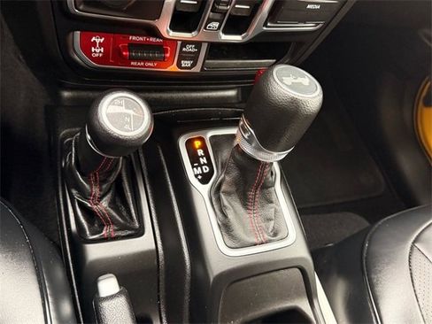 Used 2021 Jeep Wrangler Unlimited Rubicon w/ Cold Weather Group image 19