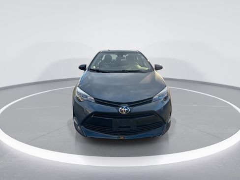 Used 2019 Toyota Corolla XLE image 3
