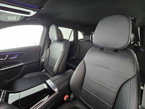 Certified 2025 Mercedes-Benz GLC 300 image 23