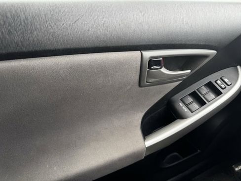 Used 2014 Toyota Prius Three image 29