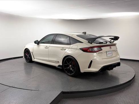 Used 2023 Honda Civic Type R image 6