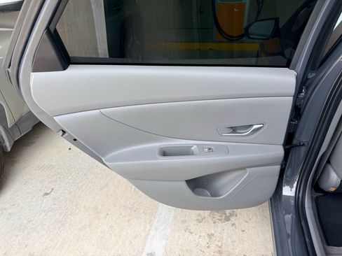 Used 2024 Hyundai Elantra SE FWD image 24