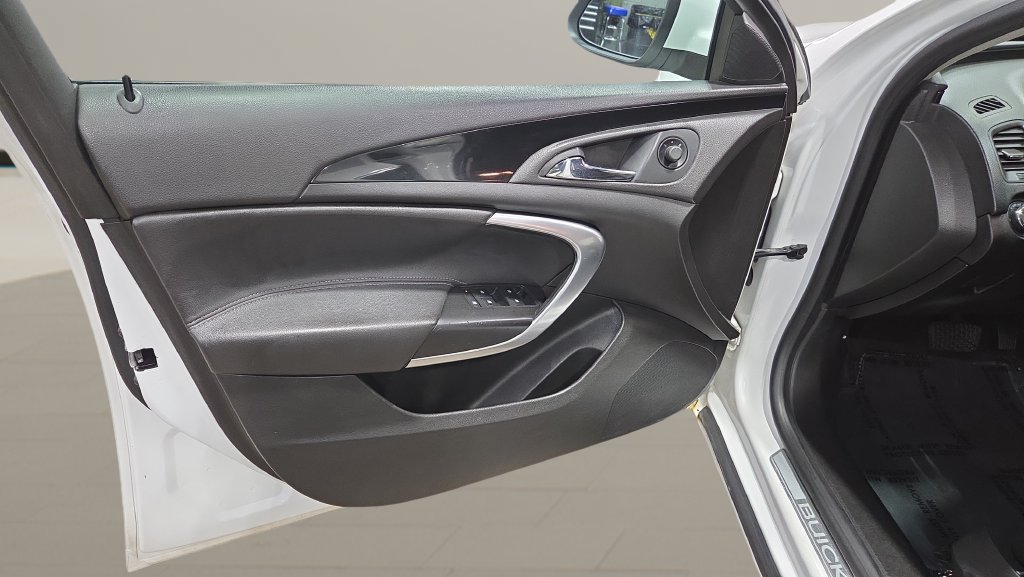 Used 2011 Buick Regal CXL w/ RL3 Preferred Equipment Group FWD image 7