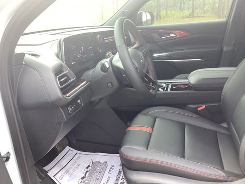 New 2026 Chevrolet Traverse RS w/ LPO, Floor Liner Package FWD image 12