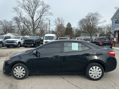 Used 2019 Toyota Corolla LE image 2